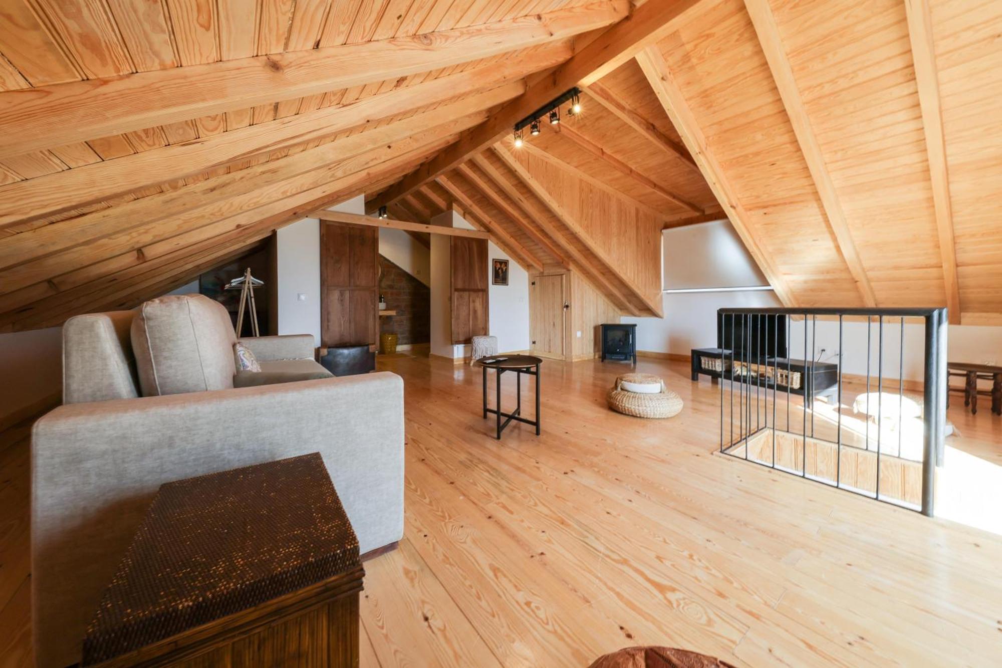 Renovated Wine Press House - With Pool Villa Porto de Mos  Room photo