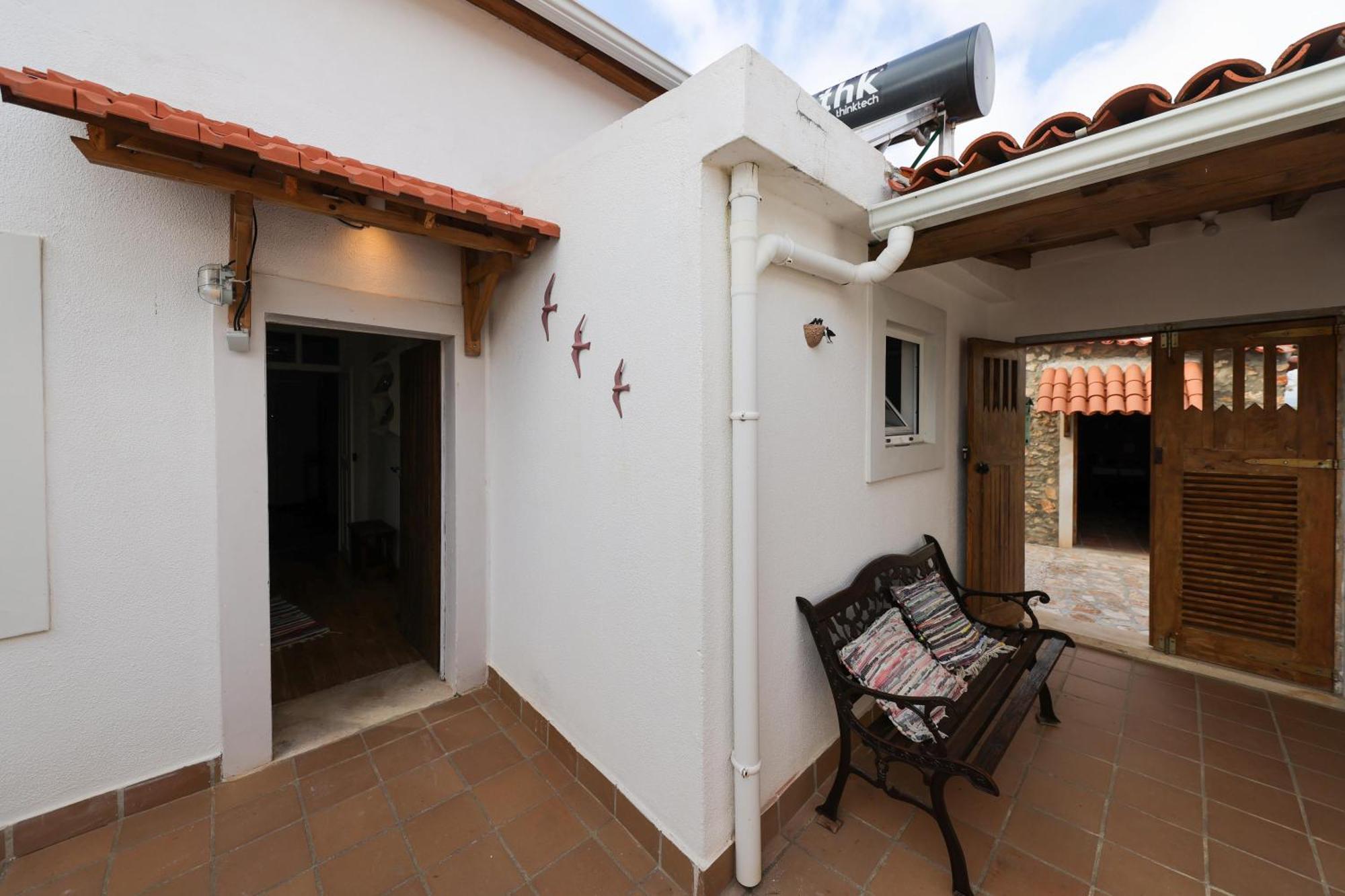 Renovated Wine Press House - With Pool Villa Porto de Mos  Room photo
